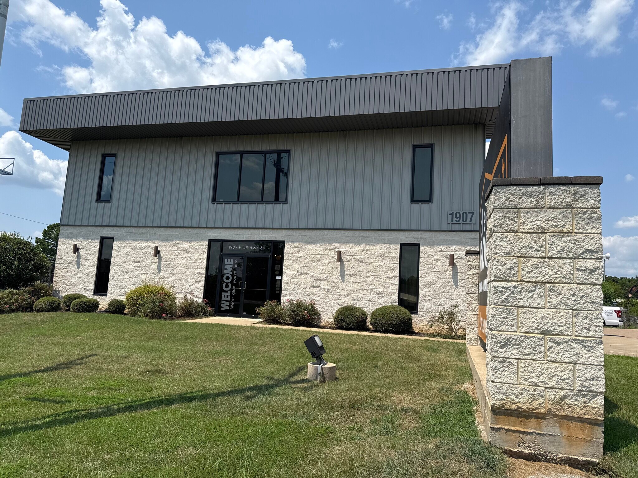 1907 E US Highway 80, White Oak, TX à vendre Photo principale- Image 1 de 32