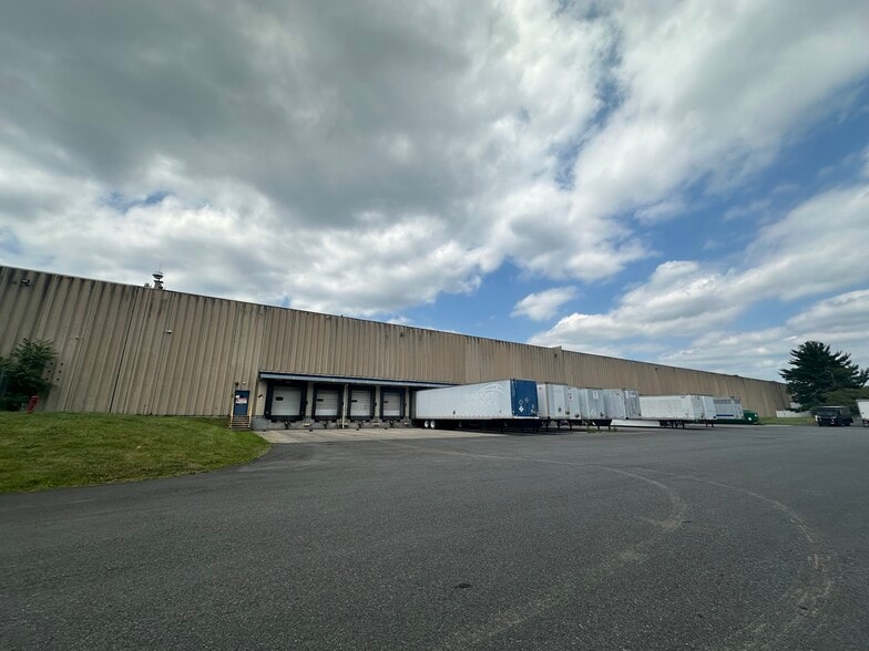 555 Rt 57 W, Port Murray, NJ for lease - Building Photo - Image 2 of 12