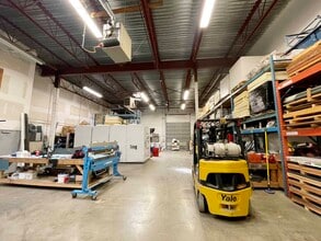 204 Cayer St, Coquitlam, BC à louer Photo intérieure- Image 2 de 6