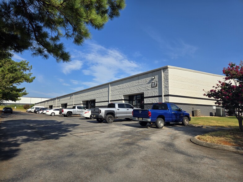 117 JetPlex Cir, Madison, AL for lease - Building Photo - Image 1 of 5