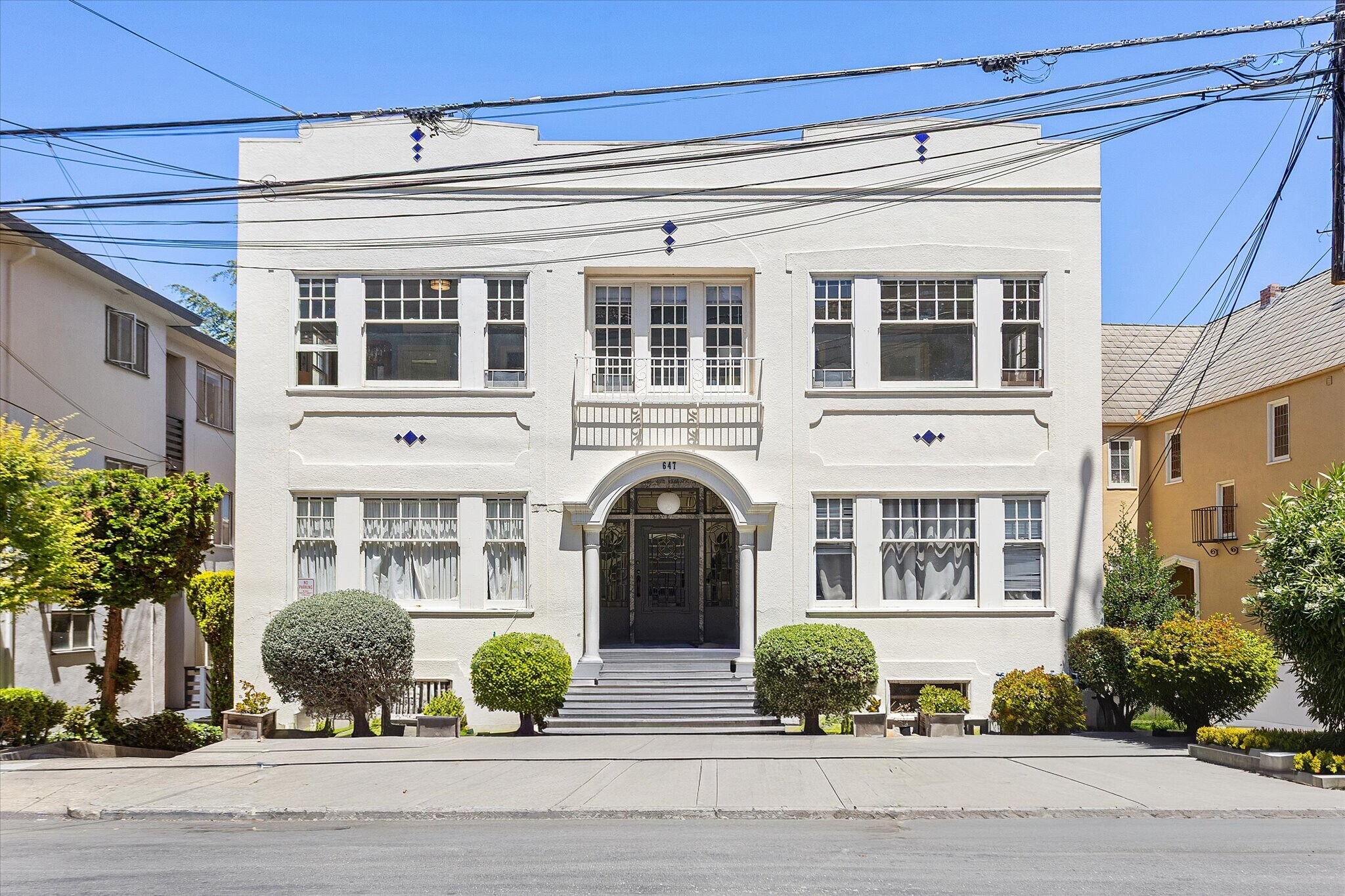 647 Beacon St, Oakland, CA à vendre Photo du bâtiment- Image 1 de 40