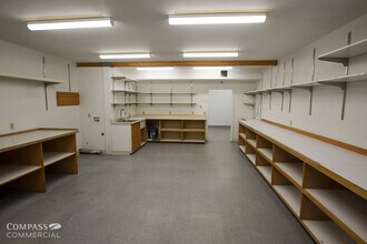 141 W Main Ave, Sisters, OR à louer Photo intérieure- Image 2 de 4