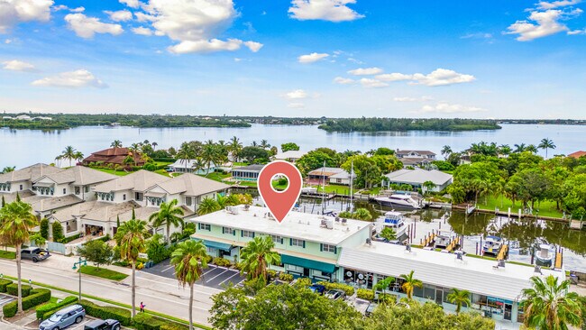 Plus de détails pour 23 Royal Palm Pointe, Vero Beach, FL - Commerce de détail à vendre