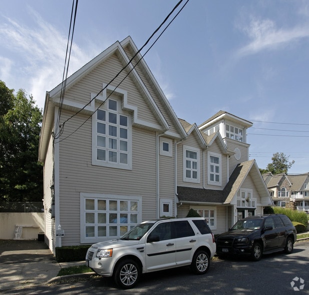 15 1st St, Staten Island, NY for sale - Building Photo - Image 2 of 62