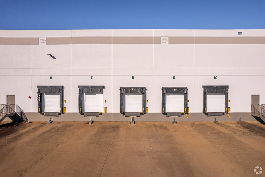 5181 Samuell Blvd, Mesquite, TX for lease - Building Photo - Image 3 of 5