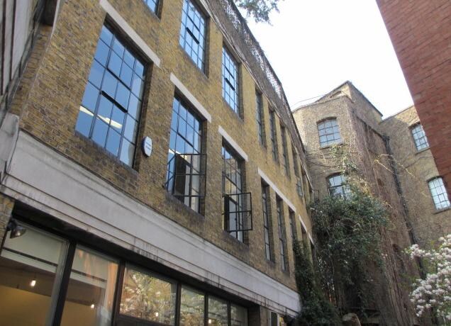8 Vine Yard, Londres à louer - Photo du bâtiment - Image 3 de 10