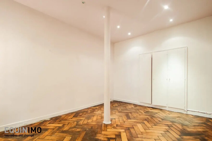 4 Rue Bernard Palissy, Paris for lease - Interior Photo - Image 2 of 4