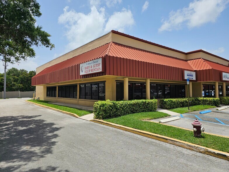 4152-4230 Blue Heron Blvd W, Riviera Beach, FL à vendre - Photo du bâtiment - Image 3 de 10