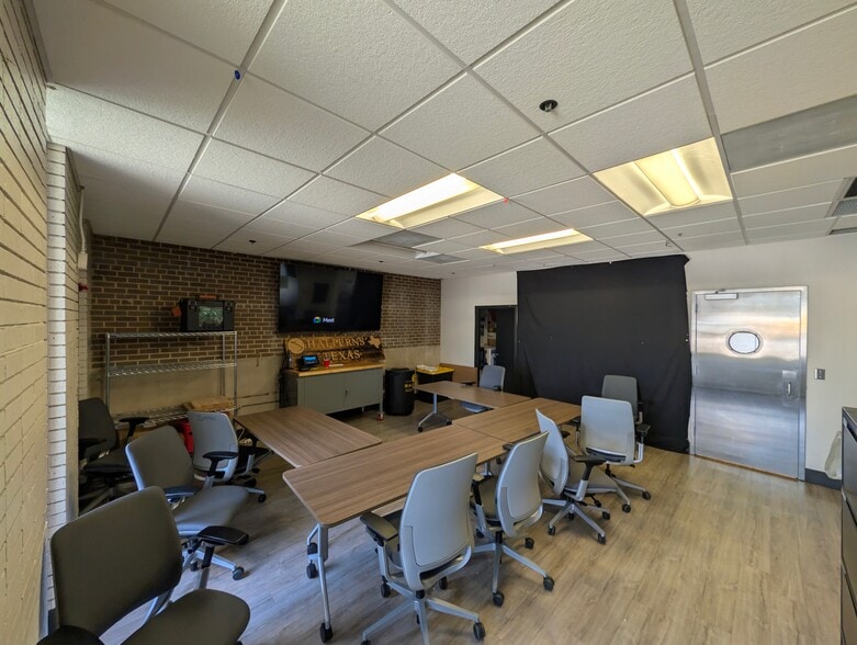 730 N Great Southwest Pky, Arlington, TX for sale - Building Photo - Image 3 of 8