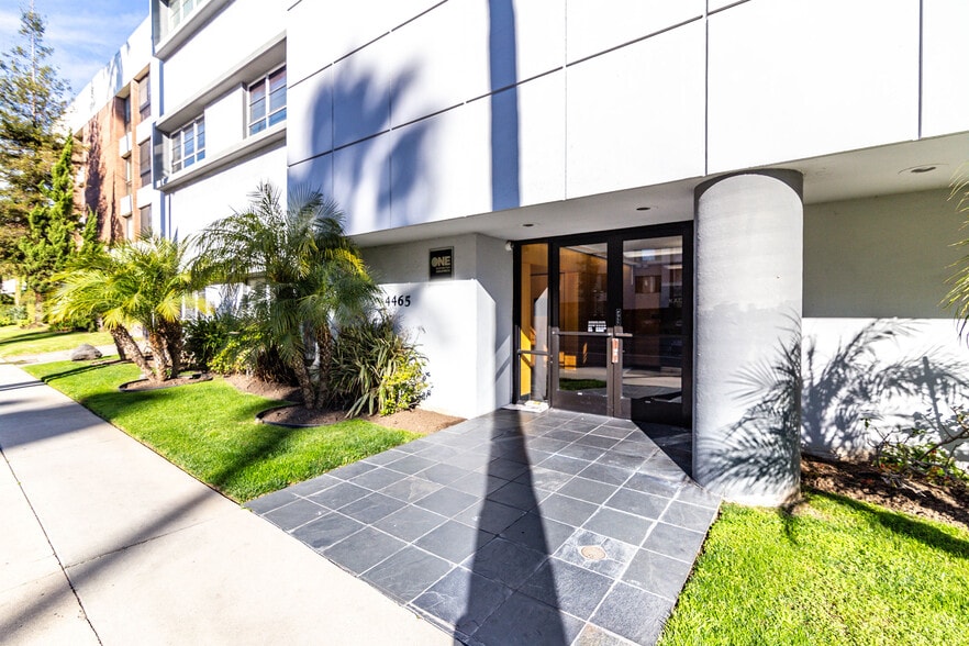 4451-4465 Wilshire Blvd, Los Angeles, CA for lease - Building Photo - Image 2 of 10