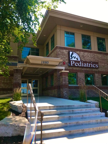 1880 Livingston Ave, West Saint Paul, MN for lease - Building Photo - Image 2 of 9