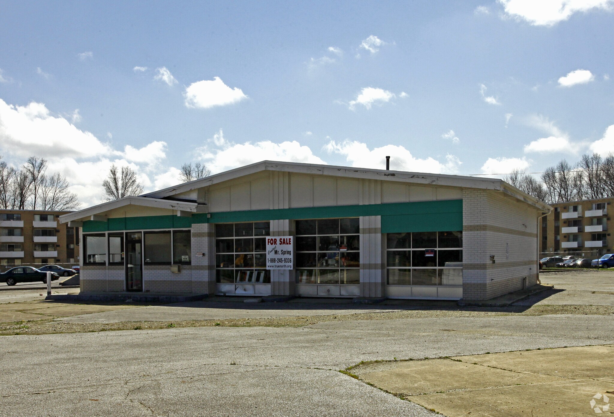 12215 Huffman Rd, Parma Heights, OH for sale Primary Photo- Image 1 of 1