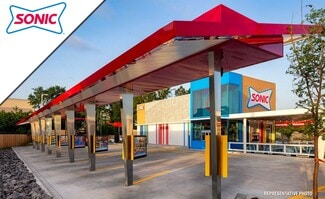 Plus de détails pour 107 W Lincoln Ave, Charleston, IL - Commerce de détail à vendre