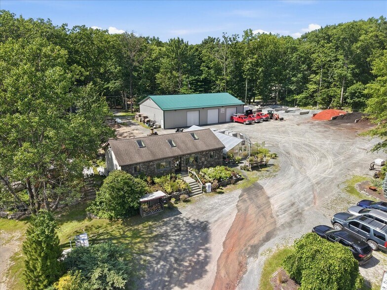 1399 Purdytown Tpke, Hawley, PA à vendre - Photo du bâtiment - Image 2 de 49