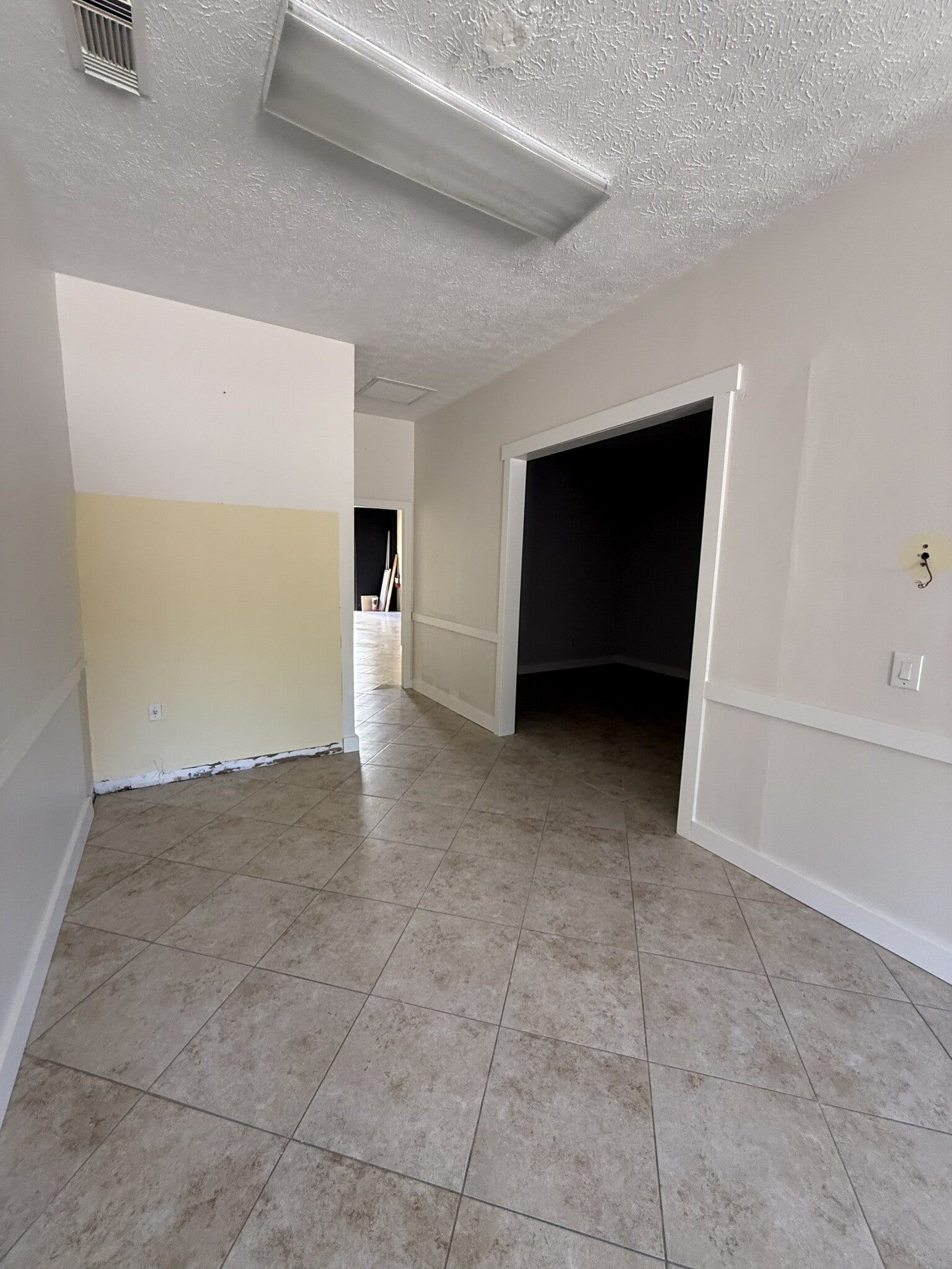 1620-1646 SE Village Green Dr, Port, Port Saint Lucie, FL for lease Interior Photo- Image 1 of 4