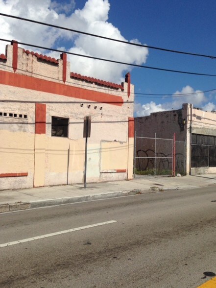 926 NW 7th Ave, Miami, FL à louer - Photo du bâtiment - Image 3 de 7
