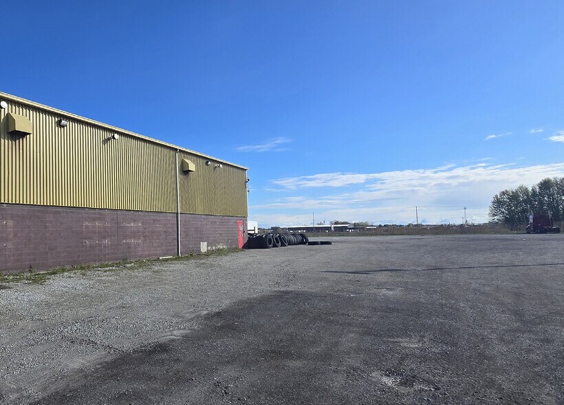 175 Bothwell St, Chatham, ON à vendre - Photo du bâtiment - Image 3 de 8