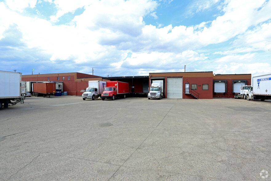 8544-8560 126 Av NW, Edmonton, AB for lease - Building Photo - Image 3 of 9