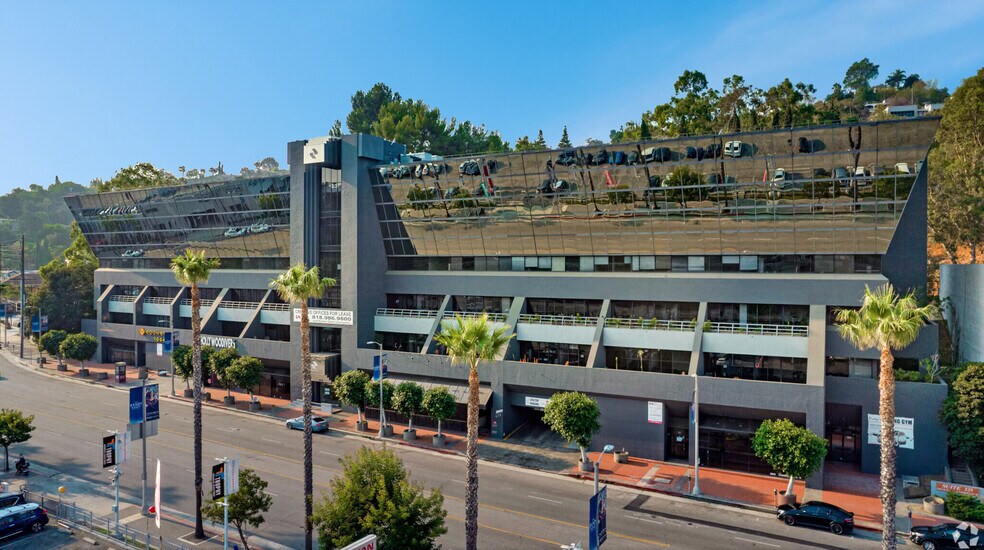 3575 Cahuenga Blvd W, Studio City, CA à louer - Photo du bâtiment - Image 1 de 4
