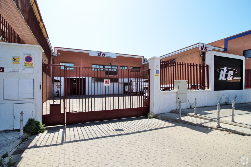 Industrial in Madrid, Madrid for sale - Primary Photo - Image 1 of 3
