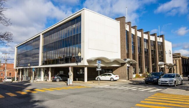 More details for 235 Rue Hériot, Drummondville, QC - Coworking for Lease