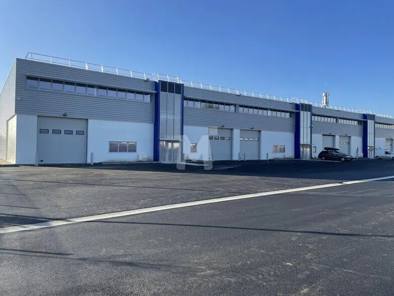 Flex in Brétigny-sur-Orge for lease - Building Photo - Image 2 of 9