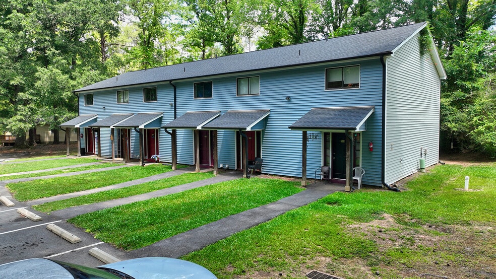 301 Wheel Hollow Trl, Sanford, NC for sale - Building Photo - Image 3 of 5