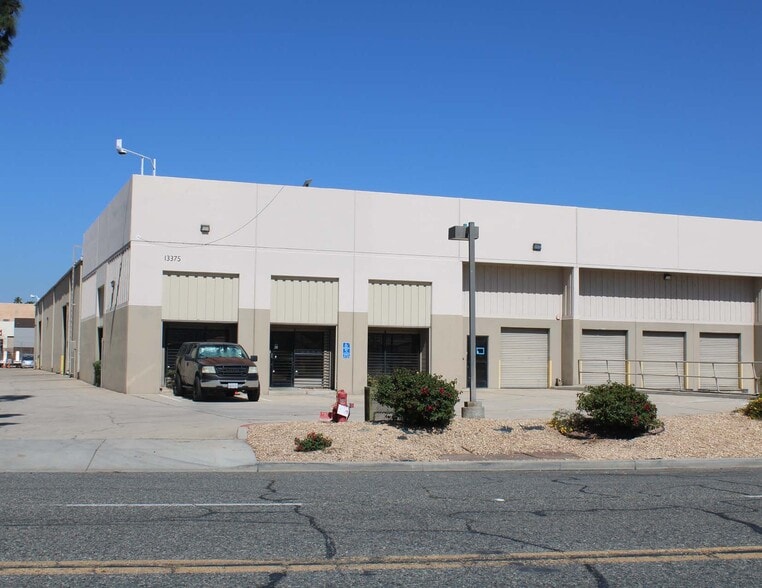 13375 Estelle St, Corona, CA for lease - Primary Photo - Image 2 of 5
