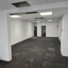 1-2 Old Mill Sq, Pulborough for lease Interior Photo- Image 2 of 4