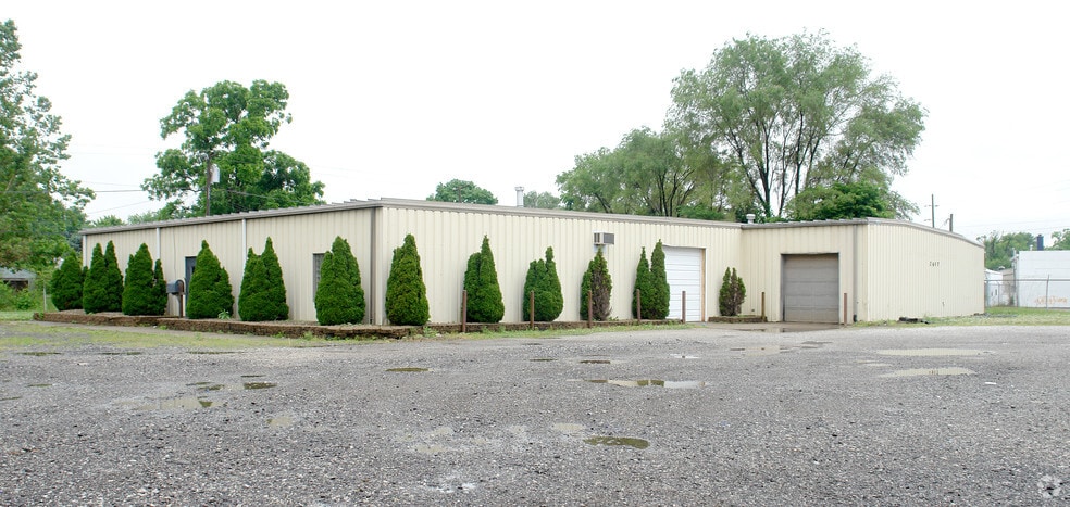 2817 Massachusetts Ave, Indianapolis, IN à louer - Photo principale - Image 2 de 8