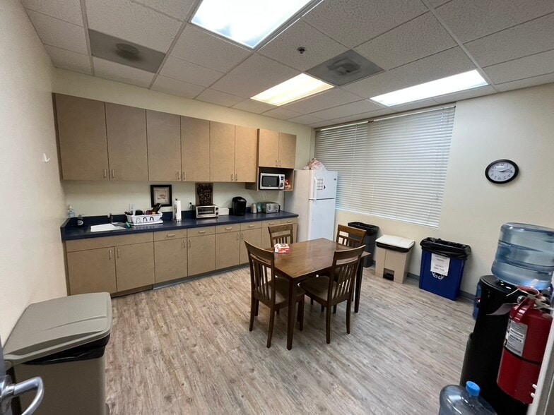 8647-8655 Haven Ave, Rancho Cucamonga, CA à vendre - Photo du bâtiment - Image 2 de 7