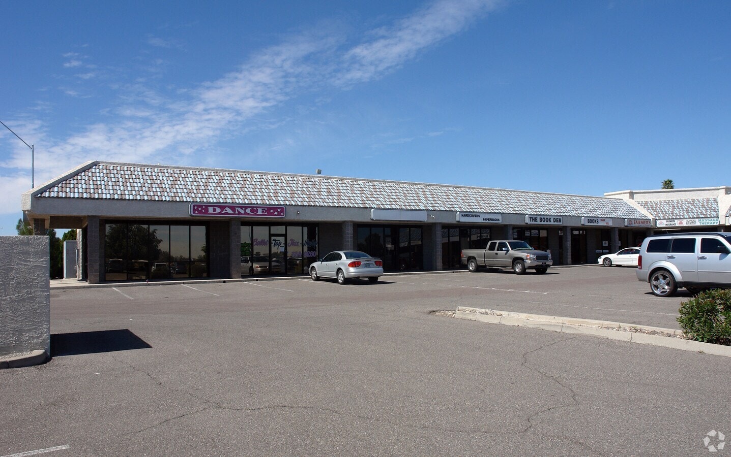 15410 N 67th Ave, Glendale, AZ for lease Primary Photo- Image 1 of 2