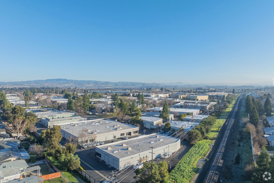 1063 Serpentine Ln, Pleasanton, CA for lease - Aerial - Image 3 of 10