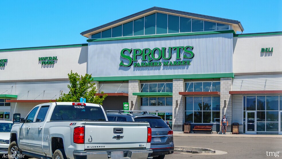 1401 Hilltop Dr, Redding, CA à vendre - Photo du bâtiment - Image 2 de 13