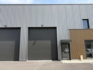 Plus de détails pour Local d'activités à louer