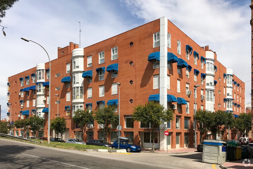 Immeuble residentiel dans Alcalá de Henares, Madrid à vendre - Photo principale - Image 1 de 2