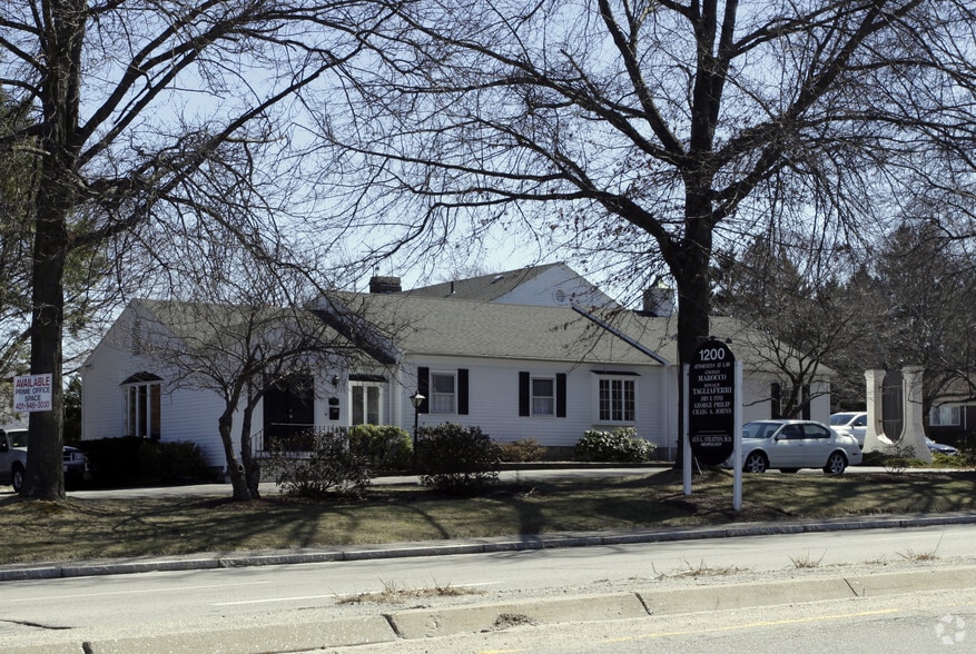 1200 Reservoir Ave, Cranston, RI à vendre - Photo du bâtiment - Image 2 de 32