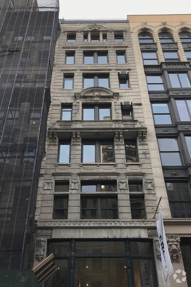 18 E 17th St, New York, NY à louer - Photo du bâtiment - Image 3 de 10