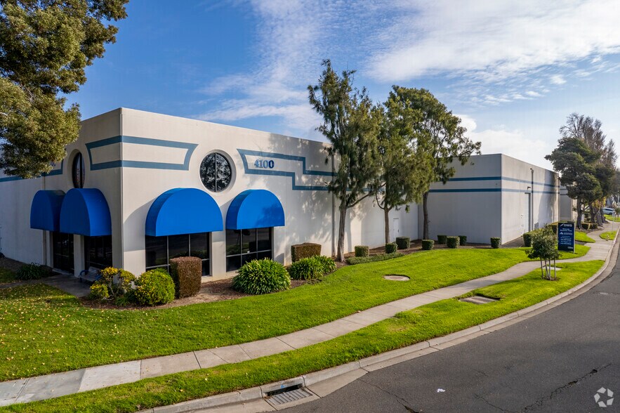 4100 Whipple Rd, Union City, CA à louer - Photo du bâtiment - Image 2 de 5