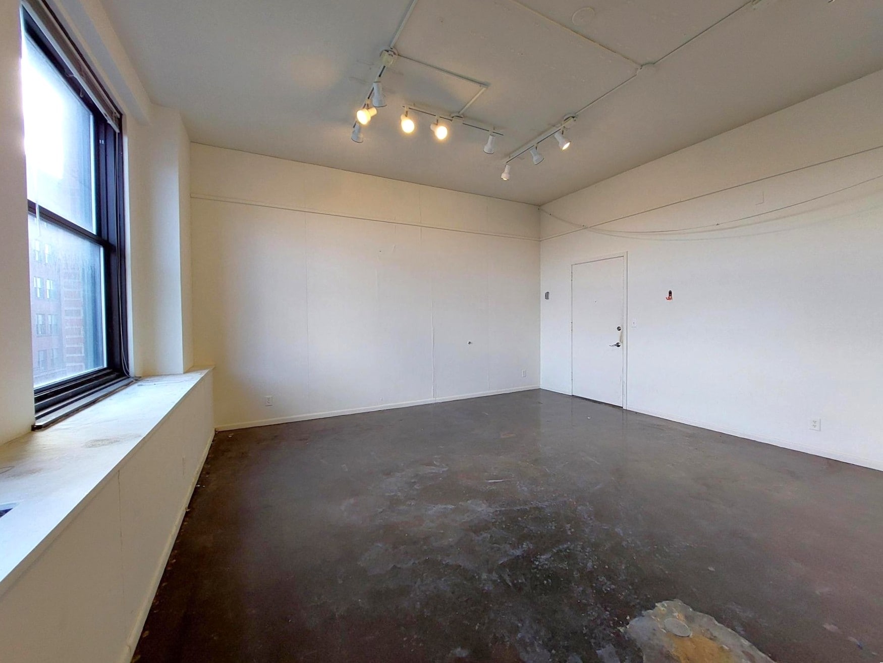 275 4th St E, Saint Paul, MN for lease Interior Photo- Image 1 of 3