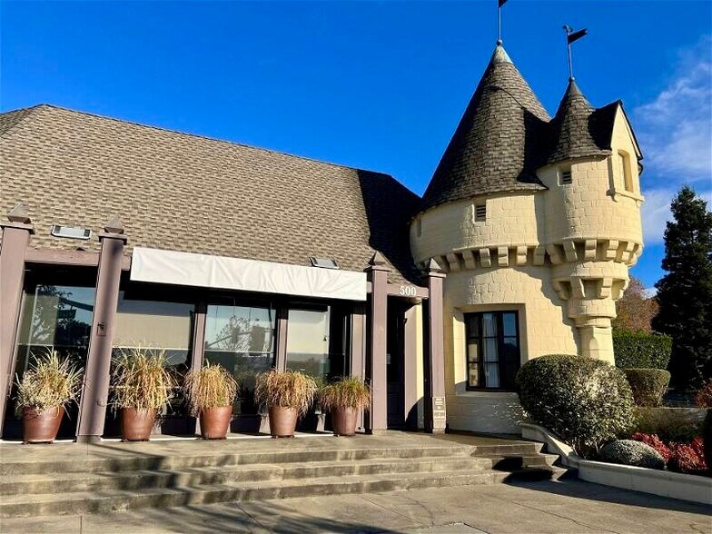 500 Sir Francis Drake Blvd, Greenbrae, CA à louer - Photo du bâtiment - Image 2 de 18