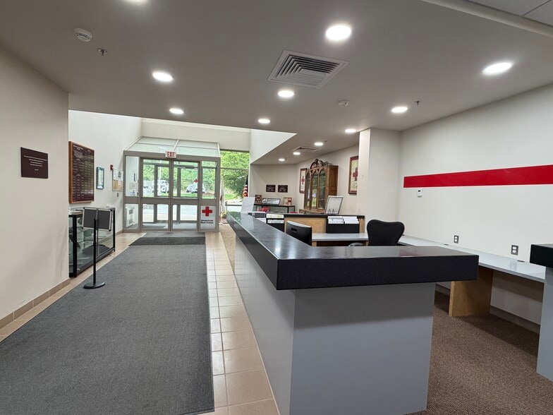 2000 Century Dr W, Worcester, MA for lease - Building Photo - Image 3 of 10