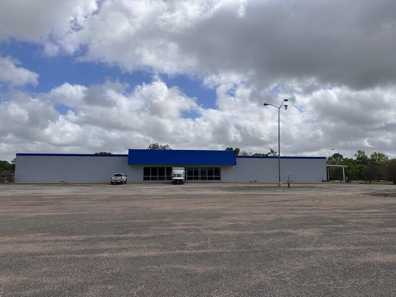 3701 Avenue F, Bay City, TX for sale - Building Photo - Image 1 of 1