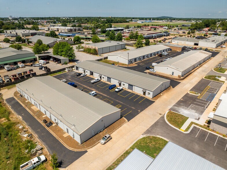 2380 Worth Ln, Springdale, AR à louer - Photo du bâtiment - Image 3 de 5