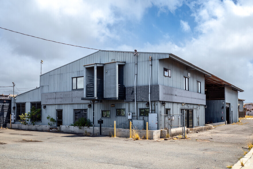 669 Ahua St, Honolulu, HI for lease - Primary Photo - Image 1 of 5