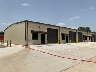 Plus de détails pour 4213 N Frazier St, Conroe, TX - Industriel à louer