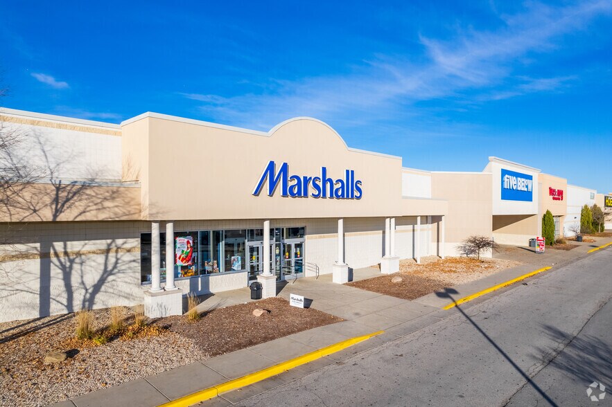 3545 S 27th St, Milwaukee, WI for lease - Building Photo - Image 1 of 16