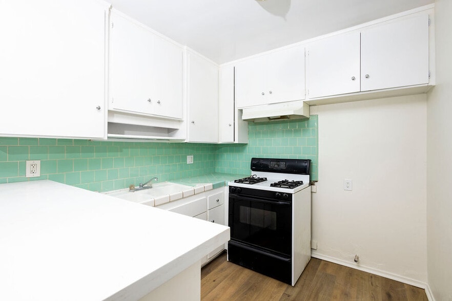 538 W 82nd St, Los Angeles, CA à vendre - Photo du bâtiment - Image 2 de 11