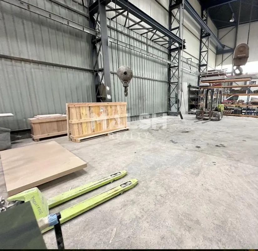 Office in Chasse-sur-Rhône for lease Interior Photo- Image 1 of 13