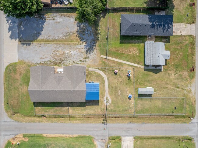 Plus de détails pour 1419 W London St, El Reno, OK - Spécialité à vendre